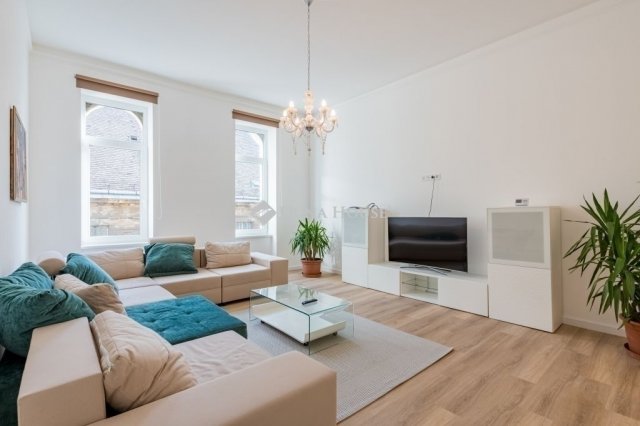 Eladó téglalakás, Budapesten, VI. kerületben 145 M Ft, 3 szobás