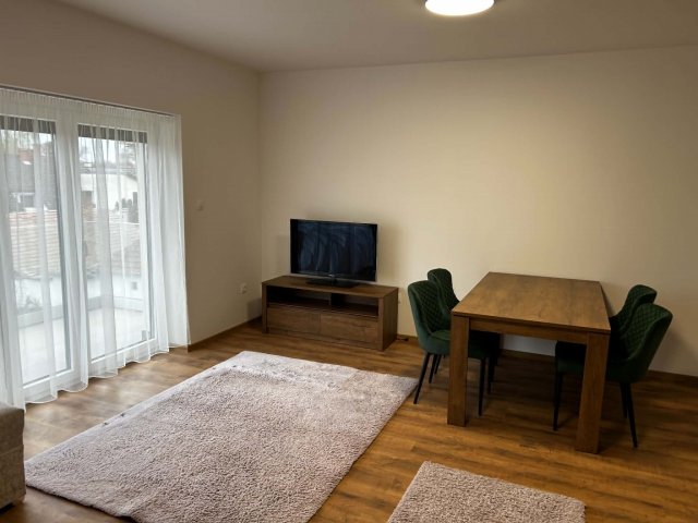 Kiadó téglalakás, albérlet, Nyíregyházán 200 E Ft / hó