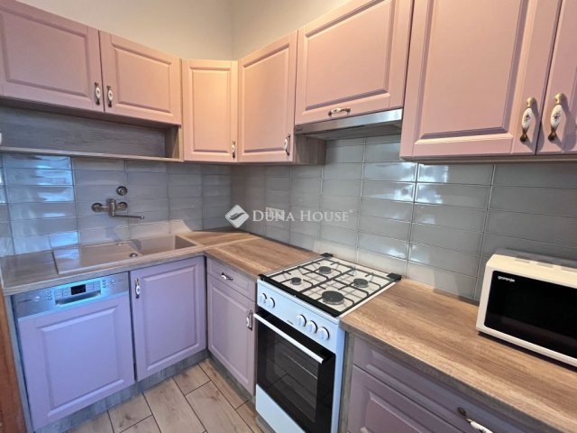Kiadó családi ház, albérlet, Szombathelyen 300 E Ft / hó