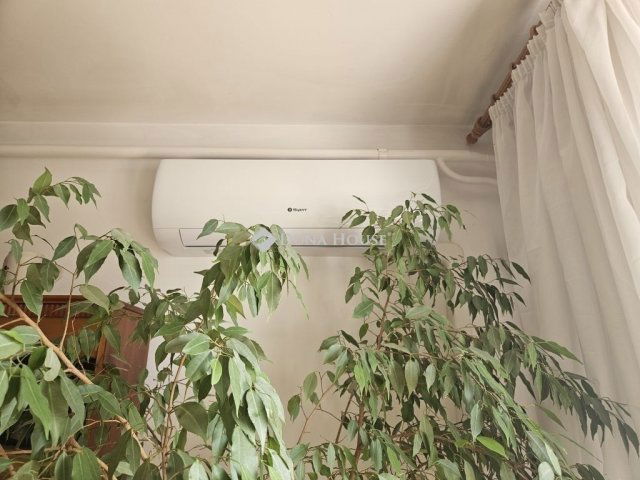 Eladó panellakás, Pécsett 47.9 M Ft, 3 szobás