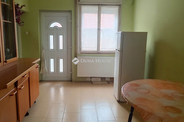 Eladó családi ház, Szentmártonkátán 38.9 M Ft, 3 szobás