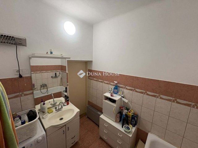 Eladó családi ház, Dabason 60 M Ft, 4 szobás