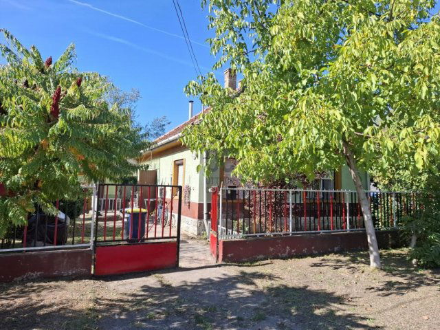 Eladó családi ház, Albertirsán 39 M Ft, 2 szobás