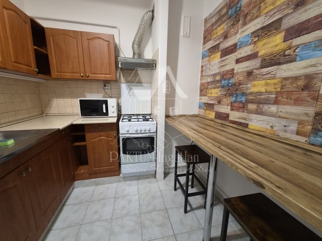 Kiadó téglalakás, albérlet, Szolnokon 150 E Ft / hó, 1+2 szobás