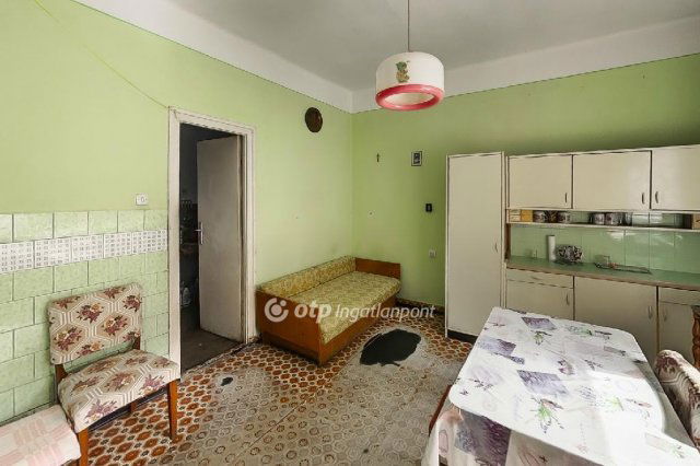 Eladó családi ház, Cereden 16.5 M Ft, 4 szobás