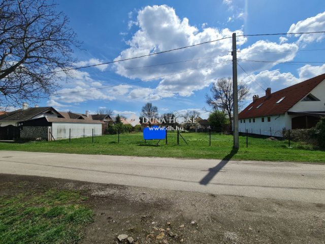 Eladó telek, Velencén 59 M Ft / költözzbe.hu