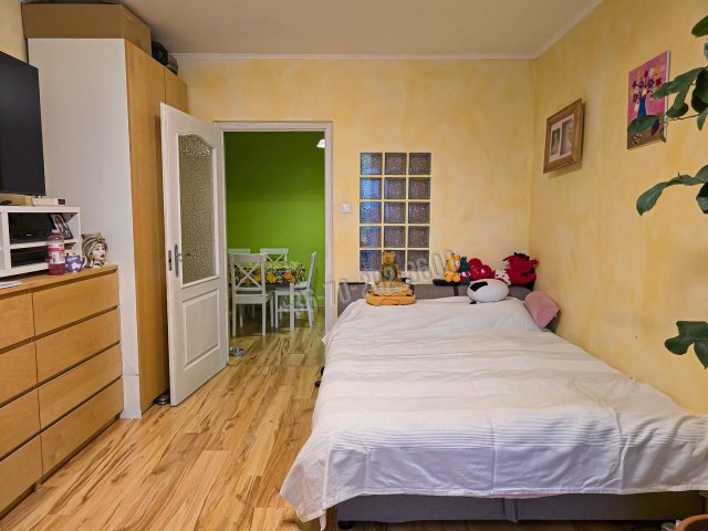 Eladó panellakás, Budapesten, XV. kerületben, Páskomliget utcában