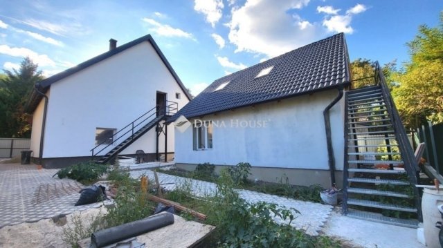 Eladó családi ház, Törökbálinton 169.9 M Ft, 5 szobás