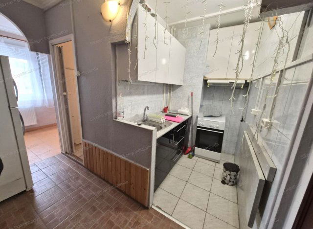 Eladó panellakás, Tatabányán 34.99 M Ft, 1+1 szobás