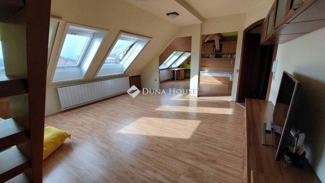 Eladó téglalakás, Gyöngyösön, Táncsics Mihály utcában