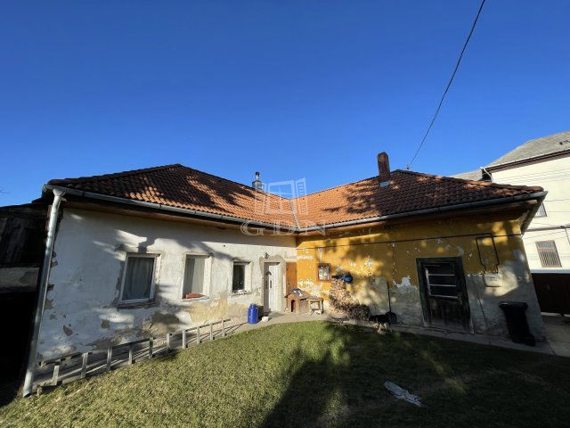 Eladó családi ház, Zircen 34.9 M Ft, 3 szobás