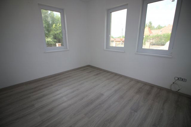 Eladó sorház, Erdőkertesen 125 M Ft, 6 szobás