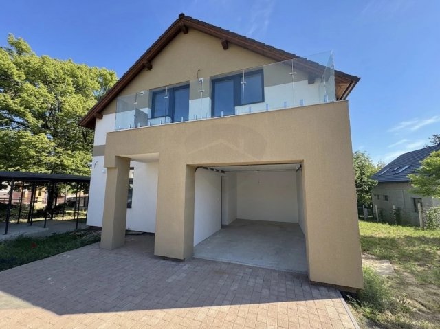 Eladó ikerház, Gödöllőn 149.9 M Ft, 5 szobás