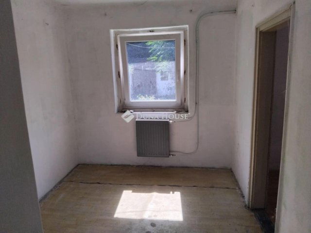 Eladó családi ház, Kecskeméten 20 M Ft, 5 szobás