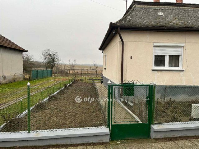 Eladó családi ház, Egyházasgergén 18 M Ft, 3+1 szobás