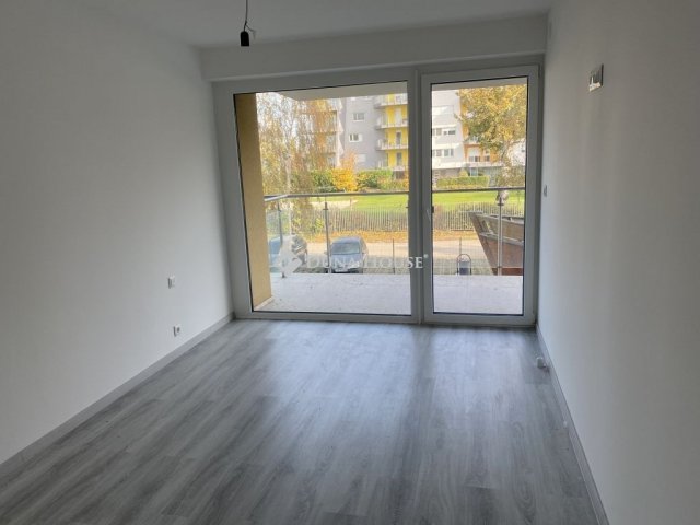 Eladó téglalakás, Siófokon 83 M Ft, 2 szobás