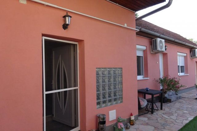 Eladó családi ház, Székesfehérvárott 104.9 M Ft, 3 szobás