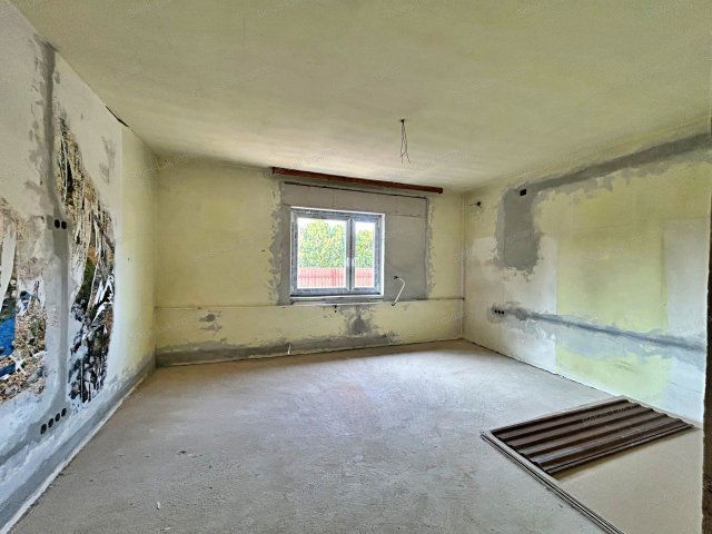 Eladó családi ház, Békésen 17 M Ft, 2 szobás