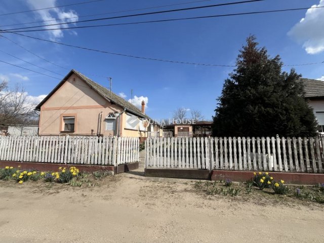 Eladó családi ház, Daruszentmiklóson 14.9 M Ft, 2 szobás