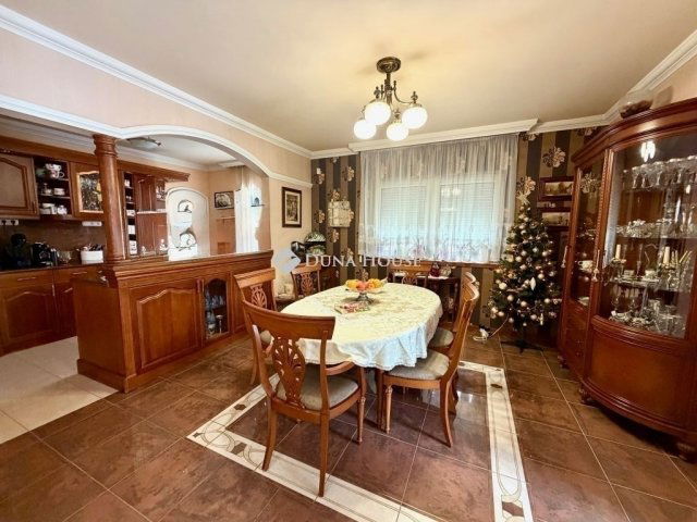 Eladó családi ház, Budapesten, XVI. kerületben 269 M Ft
