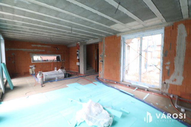 Eladó családi ház, Szegeden 155.15 M Ft, 5 szobás
