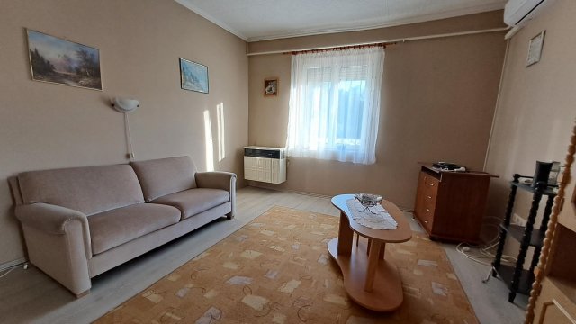 Eladó téglalakás, Nyergesújfaluban, Hullám utcában 35 M Ft
