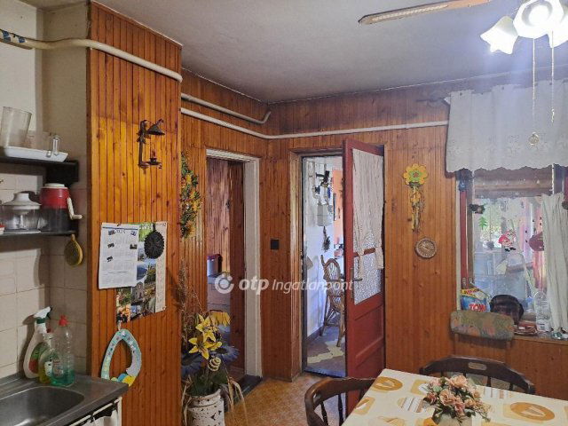 Eladó családi ház, Makón 34.9 M Ft, 4 szobás