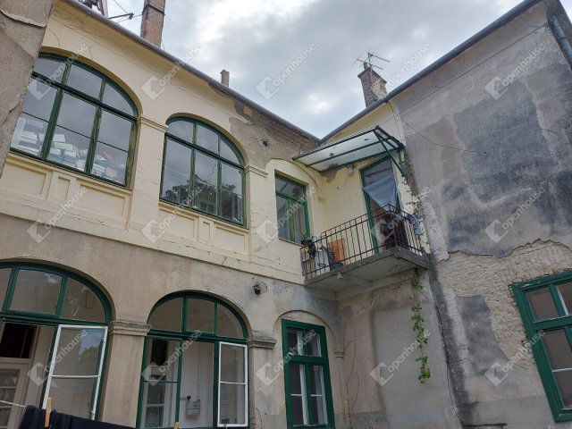 Eladó téglalakás, Győrött 59 M Ft, 2 szobás