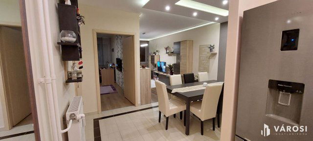 Eladó panellakás, Debrecenben 64.9 M Ft, 2 szobás