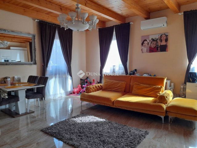 Eladó családi ház, Mogyoródon, Gödöllői úton 220 M Ft