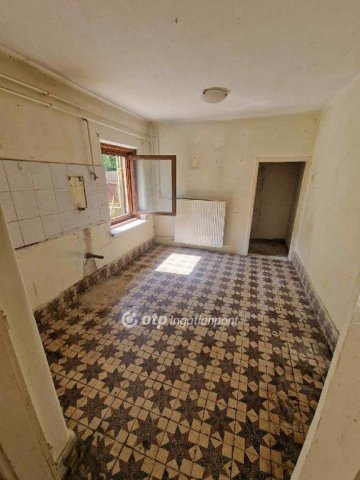 Eladó családi ház, Csorváson 8.5 M Ft, 4 szobás