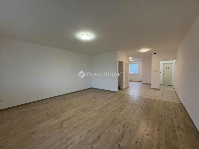 Eladó családi ház, Újlengyelen 79.9 M Ft, 5 szobás