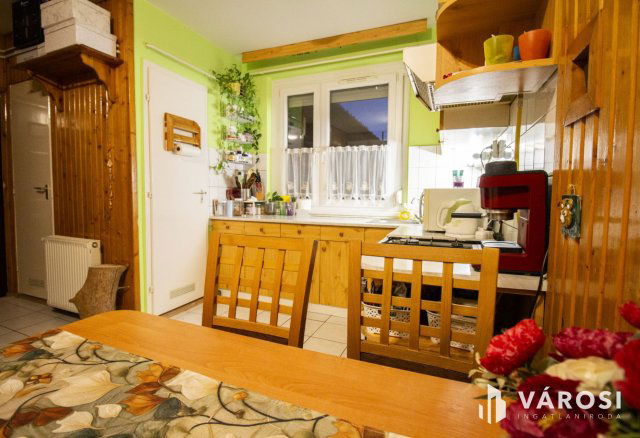 Eladó téglalakás, Békéscsabán 39.9 M Ft, 3 szobás