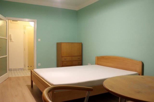 Kiadó téglalakás, albérlet, Szombathelyen 140 E Ft / hó