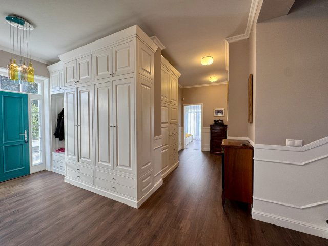 Eladó családi ház, Keszthelyen 359 M Ft, 6 szobás