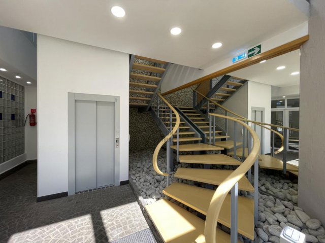 Eladó iroda, Budapesten, XVI. kerületben 649 M Ft