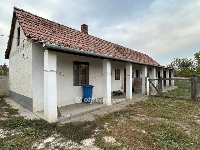 Eladó családi ház, Konyáron 18 M Ft, 2 szobás