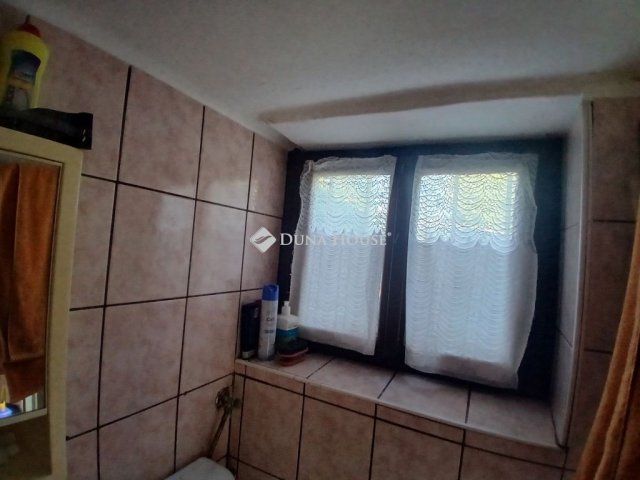Eladó nyaraló, Tatabányán 15.9 M Ft, 2 szobás