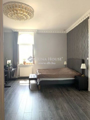 Eladó téglalakás, Budapesten, VI. kerületben 130 M Ft