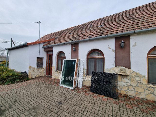 Eladó családi ház, Nagyacsádon 32.9 M Ft, 1+1 szobás