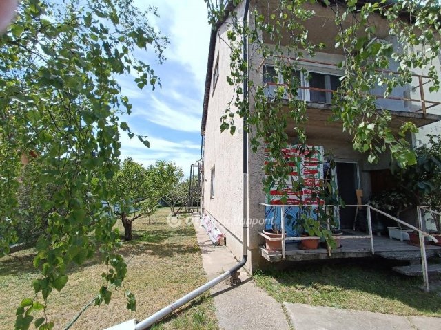 Eladó családi ház, Érden 109 M Ft, 5 szobás