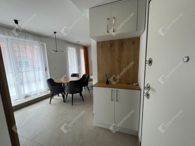 Kiadó téglalakás, albérlet, Székesfehérvárott 300 E Ft / hó