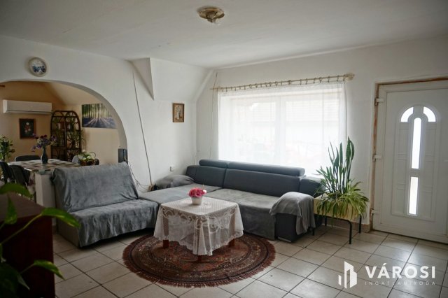 Eladó családi ház, Örkényen 45.99 M Ft, 6 szobás