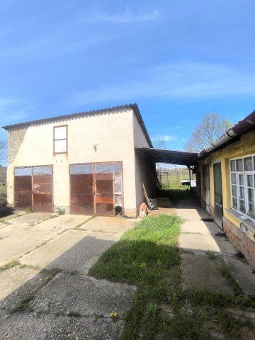 Eladó családi ház, Szatymazon 32 M Ft, 2 szobás