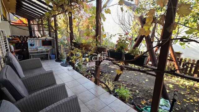 Eladó téglalakás, Szegeden 88 M Ft, 3 szobás