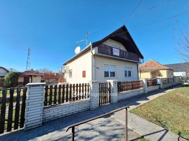 Eladó családi ház, Füzesgyarmaton 45.7 M Ft, 4 szobás