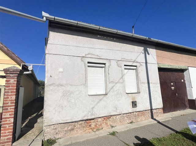 Eladó családi ház, Sarkadon 7.5 M Ft, 1 szobás