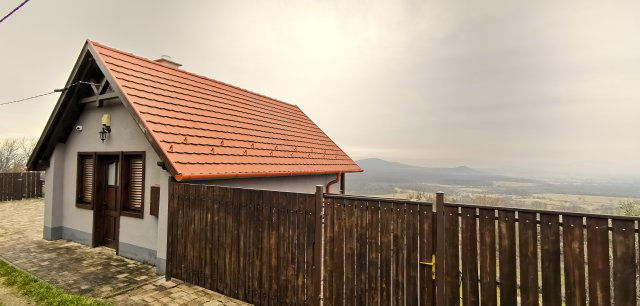 Eladó nyaraló, Monoszlón 75 M Ft, 1+3 szobás