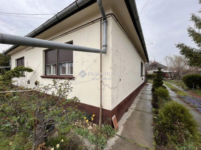 Eladó családi ház, Kiskőrösön 36.5 M Ft, 4 szobás