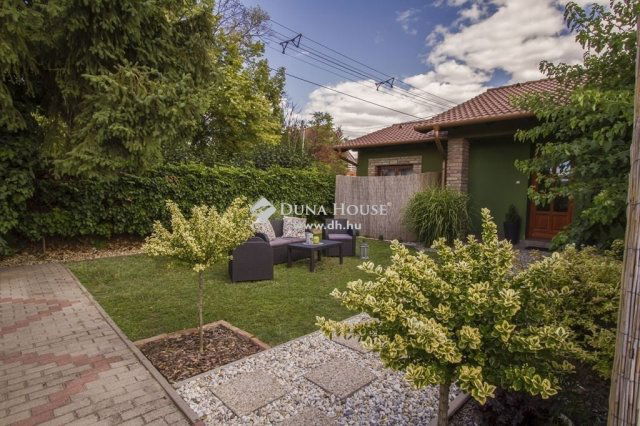 Eladó családi ház, Velencén 210 M Ft, 5 szobás